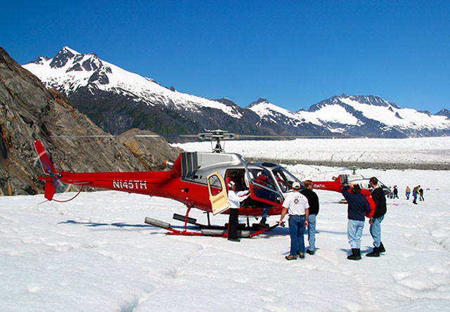 alaska helicopter tours mendenhall glacier